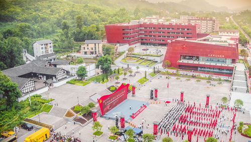 雙鳳紀念園 青少年愛國主義網上紀念館的精神豐碑